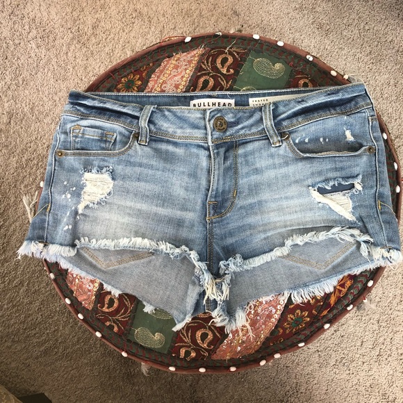 Bullhead Pants - Bullhead Denim Co. Frayed Short Shorts.
